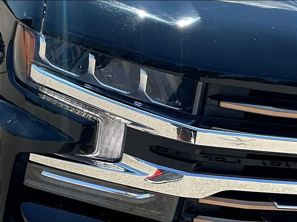 Used 2021 Black Chevrolet High Country image 34