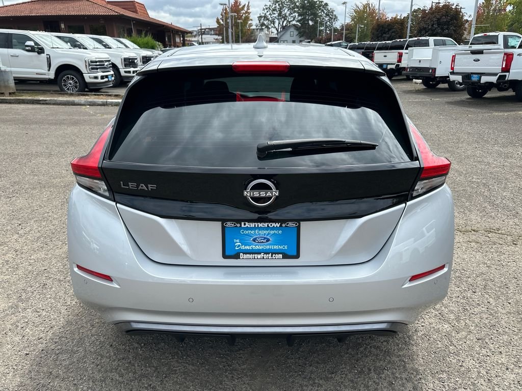 Used 2023 Silver Nissan S image 5