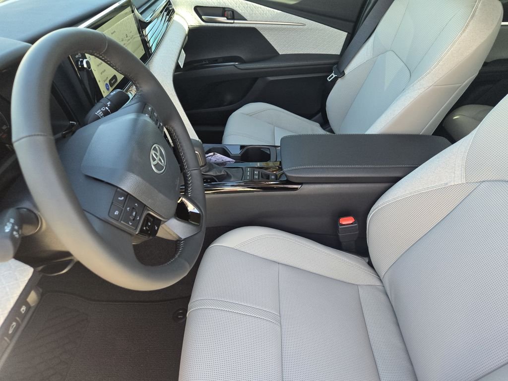 2026 Toyota Camry XLE - Photo 11