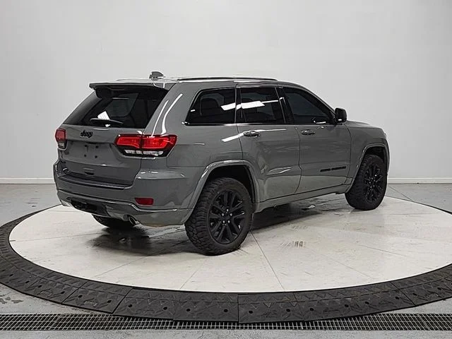 Used 2021 Gray Jeep Laredo X image 7