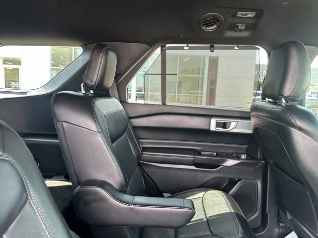 Used 2020 Black Ford Limited image 16