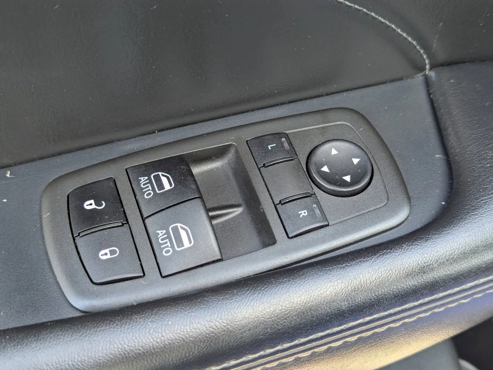2022 Dodge Challenger SXT - Photo 21