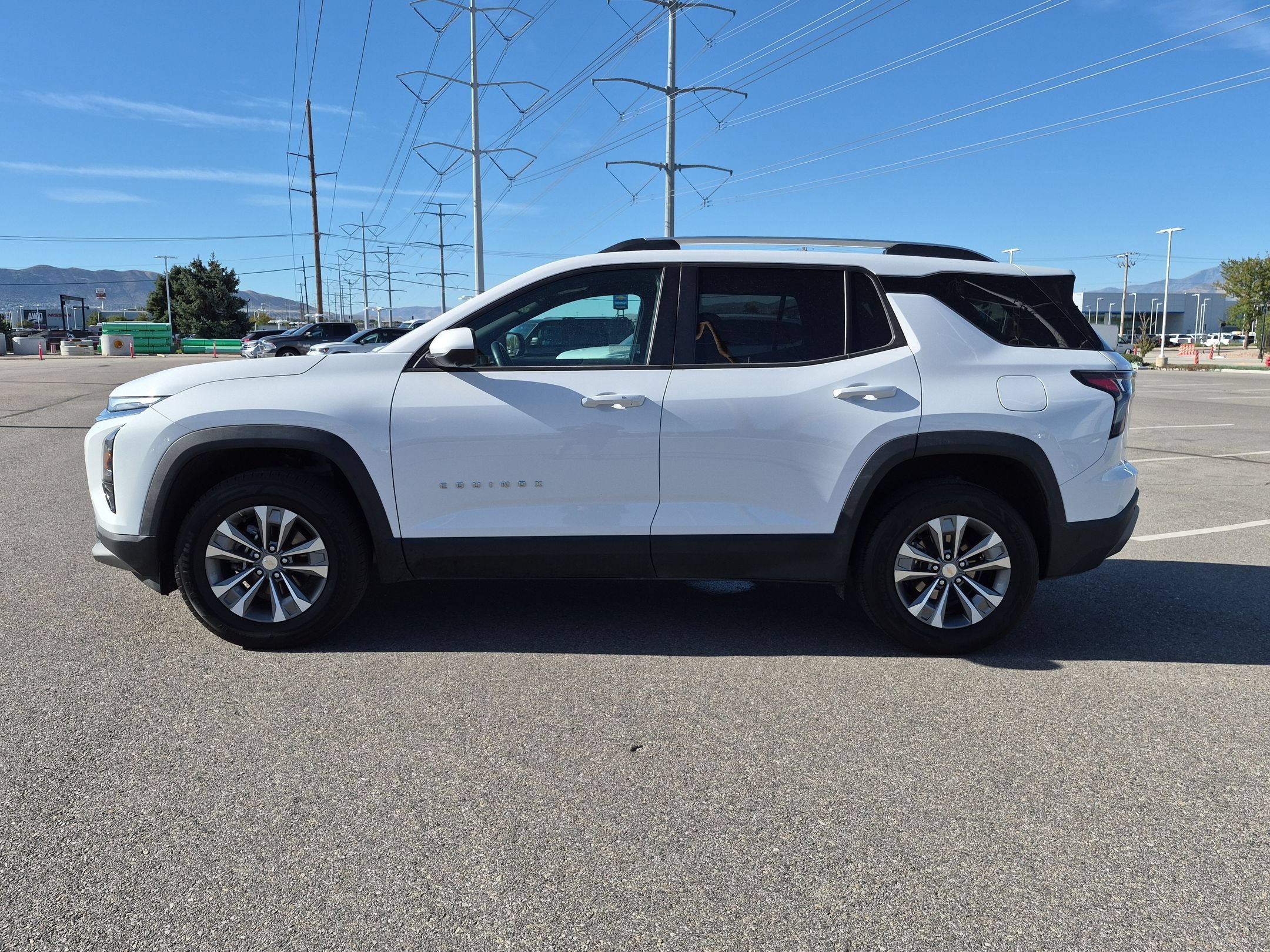 Used 2025 Summit White Chevrolet AWD LT image 7