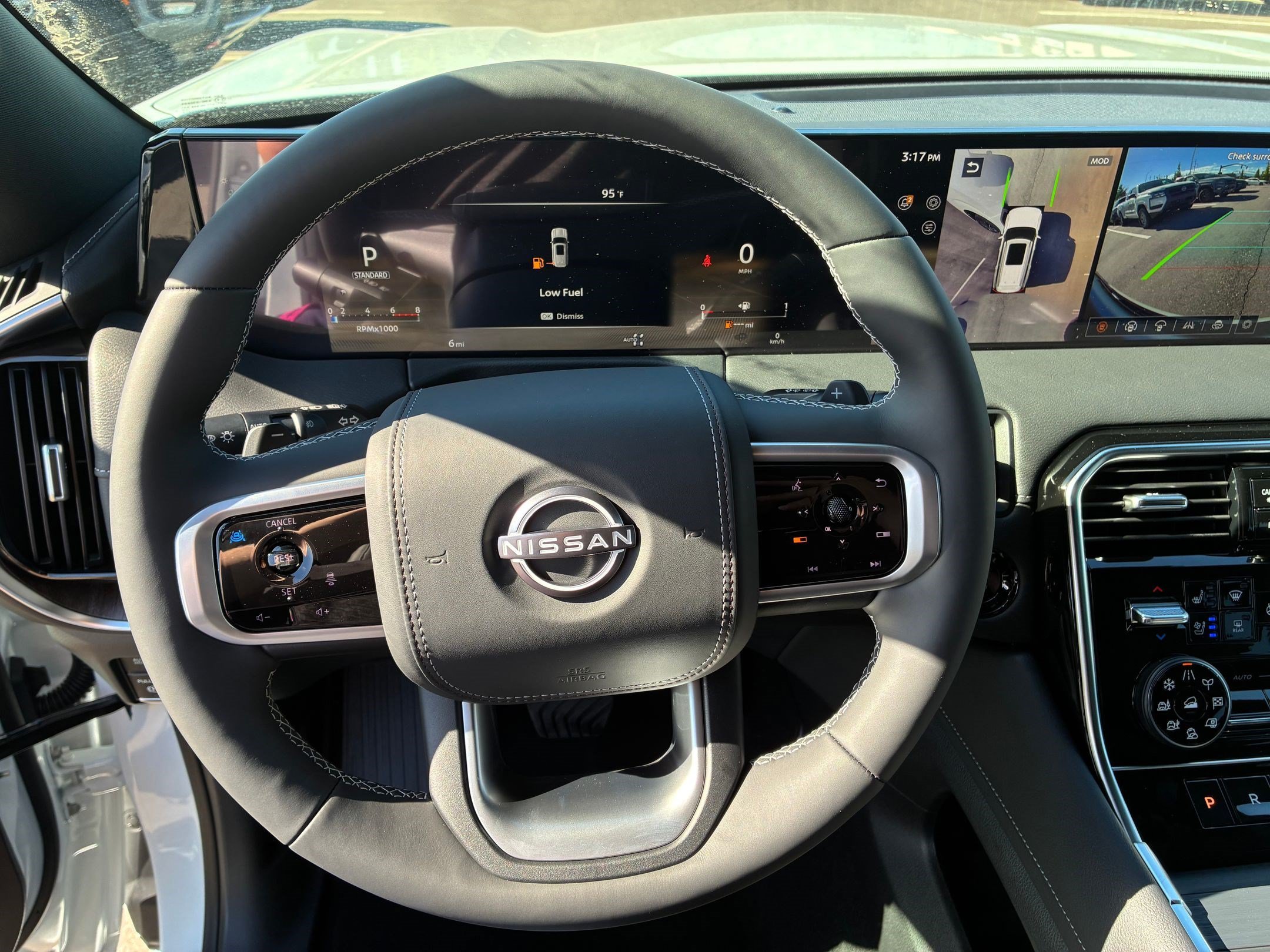 New 2026 Everest White Pearl Tricoat/Super Black Nissan Platinum Reserve image 14