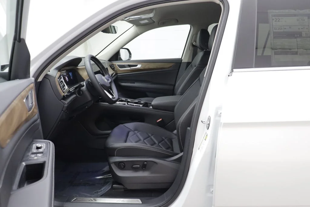 New 2026 Opal White Volkswagen 2.0T SE w/Technology image 6