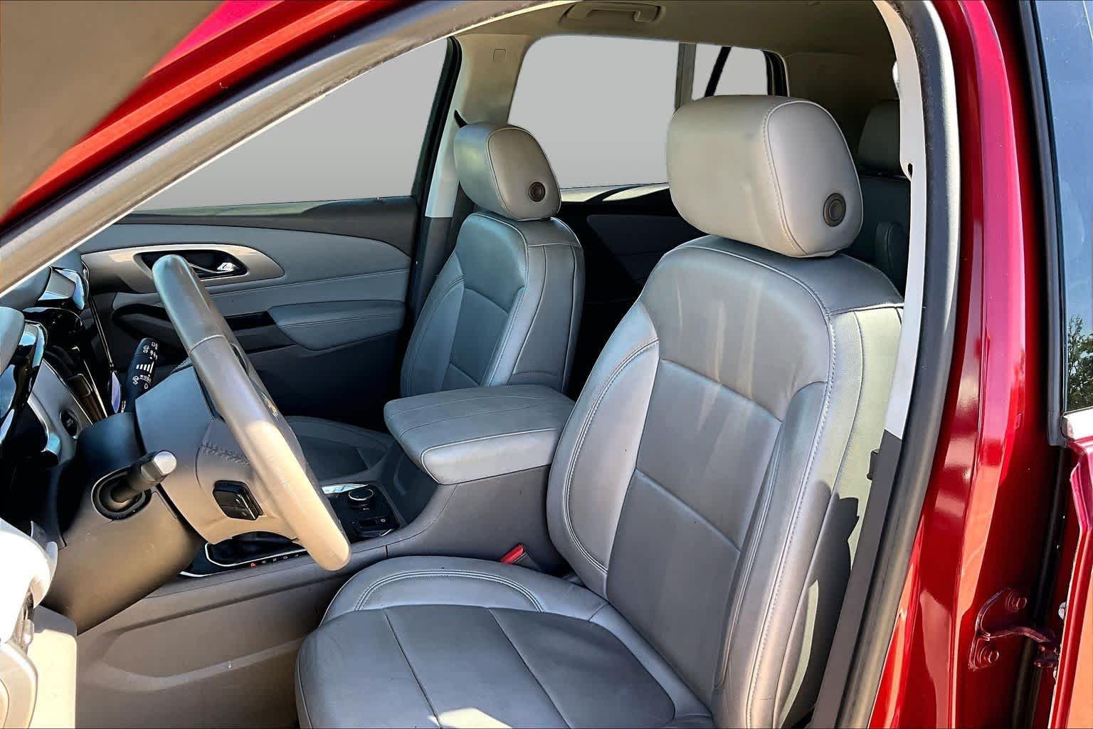 Used 2018 Cajun Red Tintcoat Chevrolet LT Leather image 8