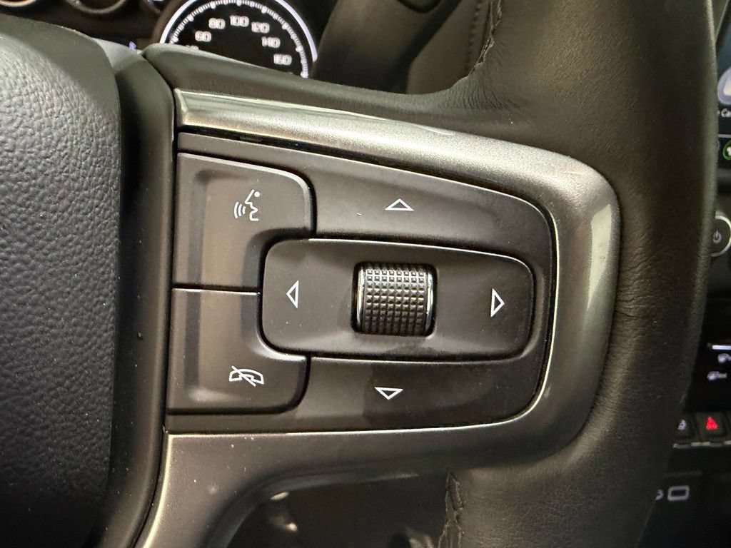 Used 2022 Black Chevrolet RST image 18