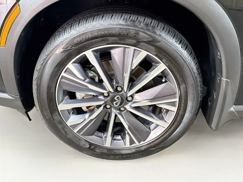 Certified Used 2026 Black INFINITI LUXE image 45