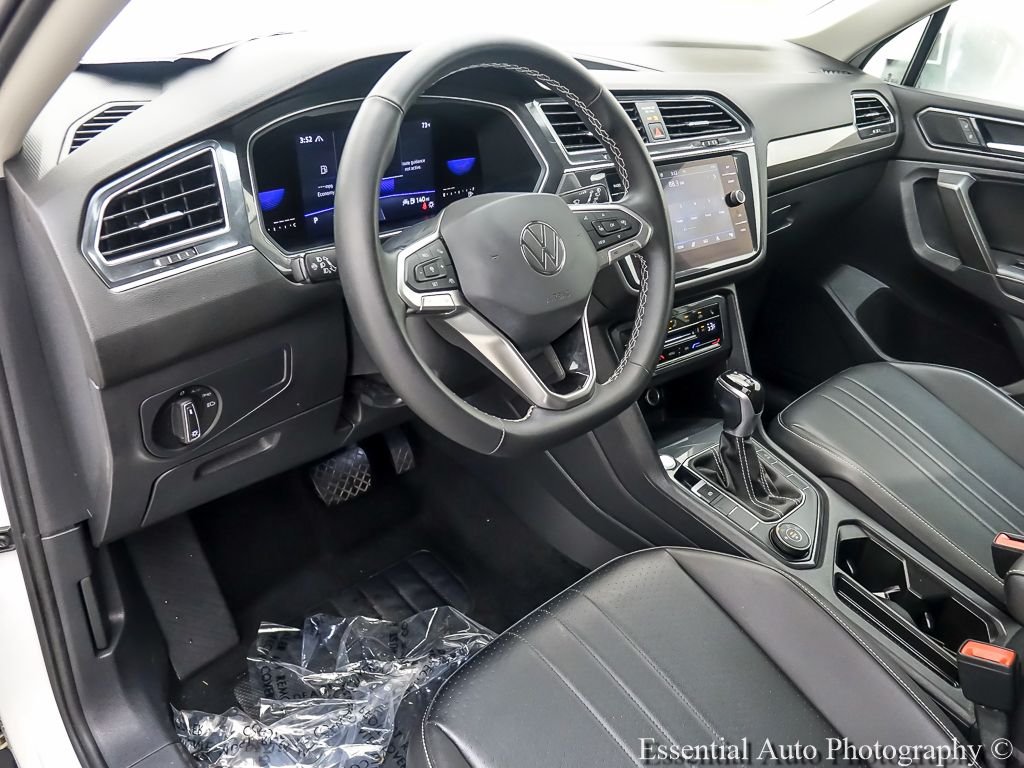 Certified Used 2022  Volkswagen 2.0T SE image 10