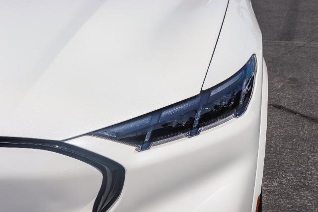New 2026 Star White Metallic Tri-coat Ford Premium image 41