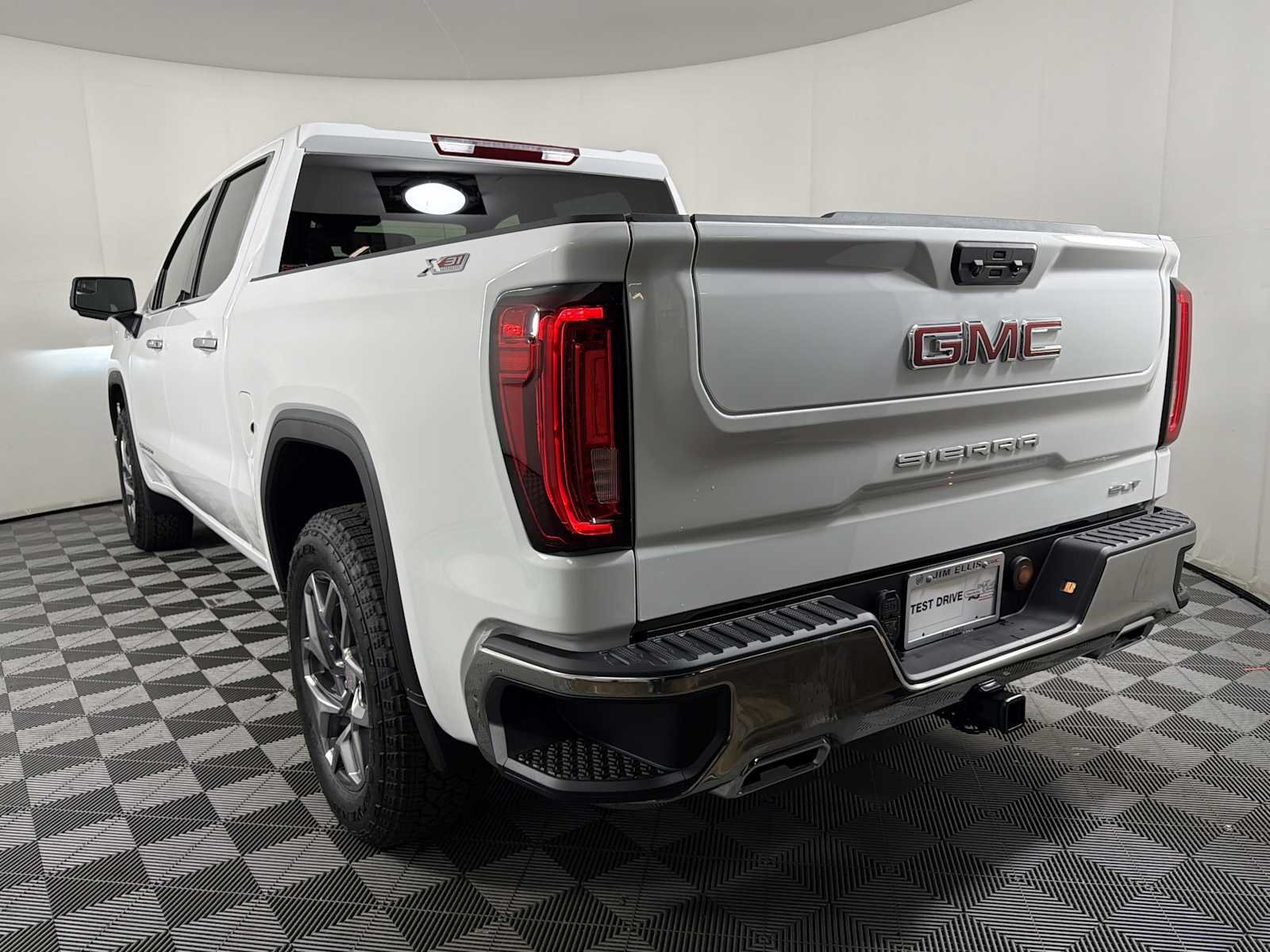 New 2026 Summit White GMC SLT image 4