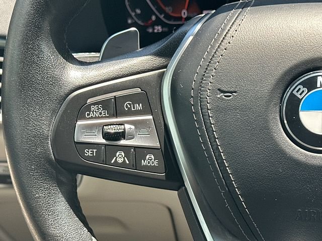 Used 2021 Gray BMW xDrive40i image 26