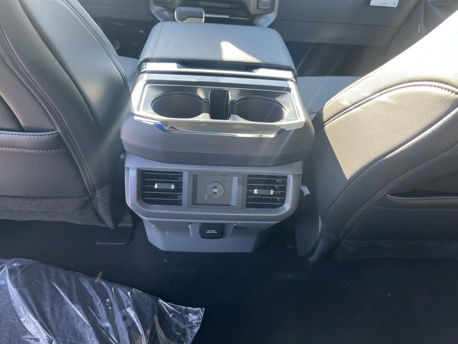 New 2026 Oxford White Ford LARIAT image 14
