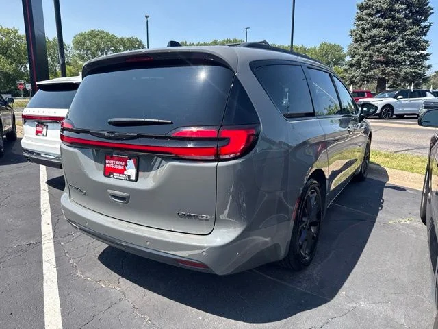 Used 2025 Chrysler Pacifica Limited with VIN 2C4RC1GG6SR569614 for sale in White Bear Lake, Minnesota