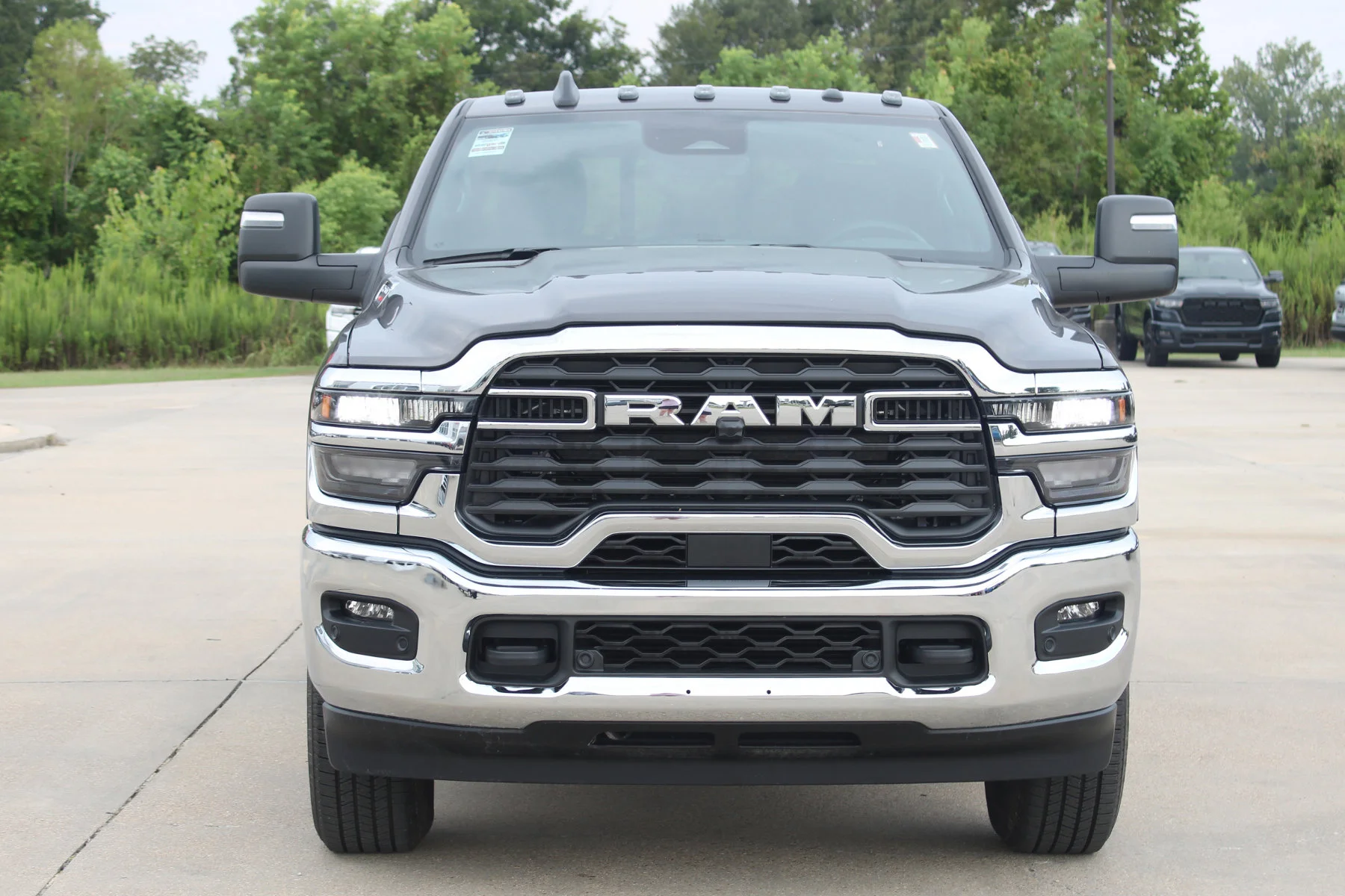 New 2026 Granite Crystal Metallic Clear-Coat Exterior Paint RAM Tradesman image 28