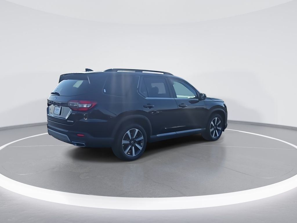Used 2024 Black Honda Touring image 9