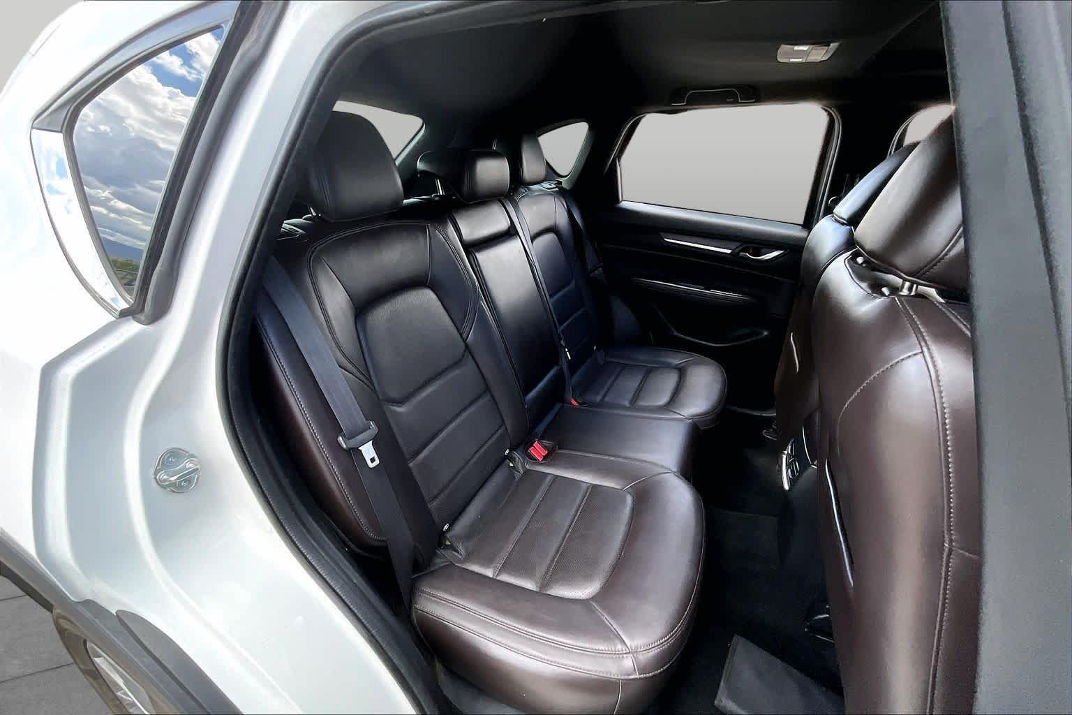 Used 2019 Snowflake White Pearl Mica Mazda Signature image 20