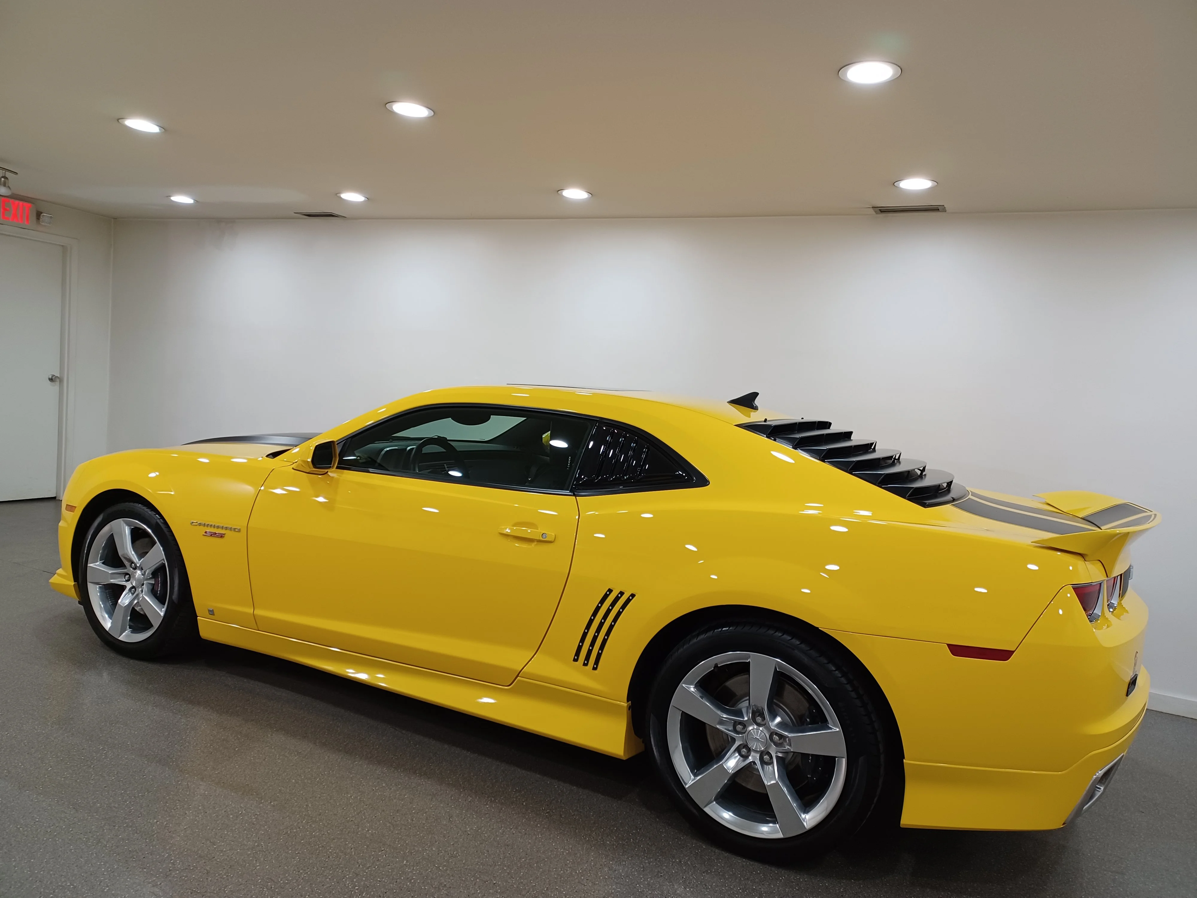 Used 2010 Rally Yellow Chevrolet 2SS*426HP!! | Rally Yellow | 6spd Manual | BBK Intake | Hurst Shifter |  Htd Leather | Sunroof image 7