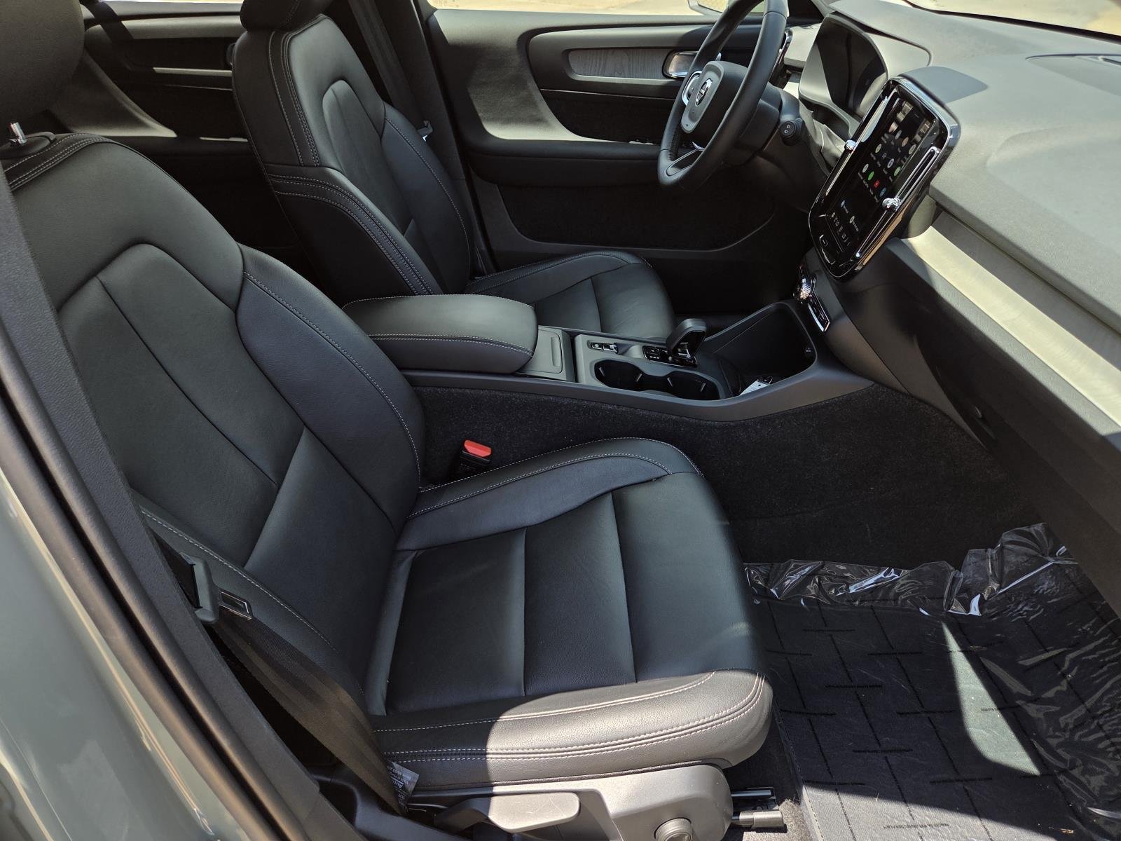 Used 2025 Sage Green Metallic Volvo Core Bright Theme image 39
