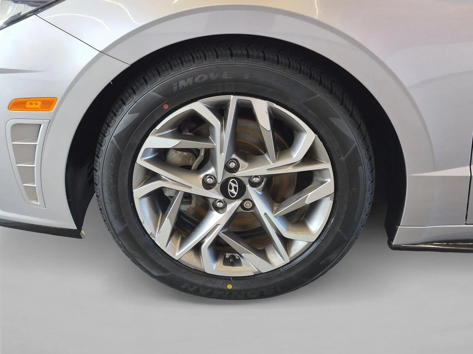 Used 2021 Shimmering Silver Pearl Hyundai SEL image 22