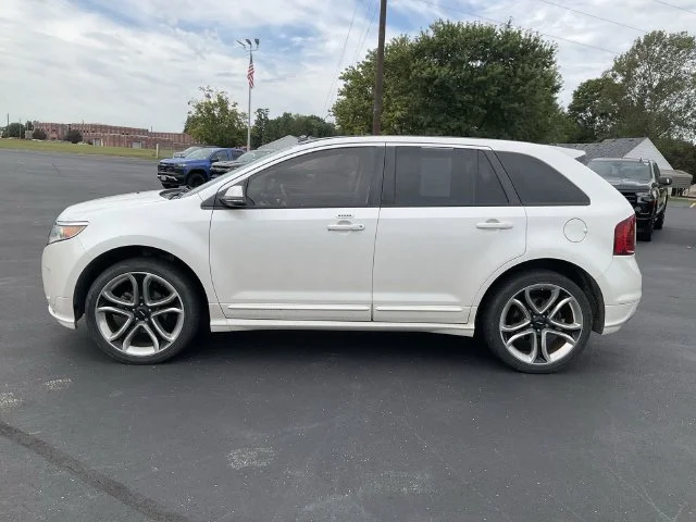 Used 2013 White Ford Sport image 4