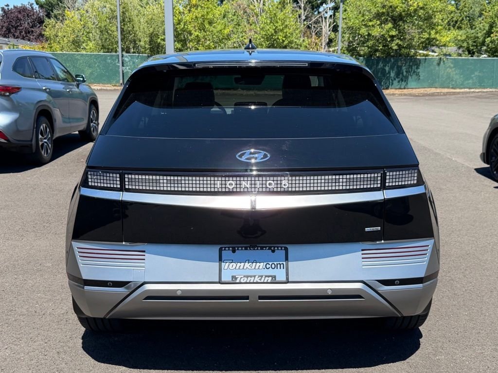 Used 2023 Abyss Black Hyundai Limited image 6