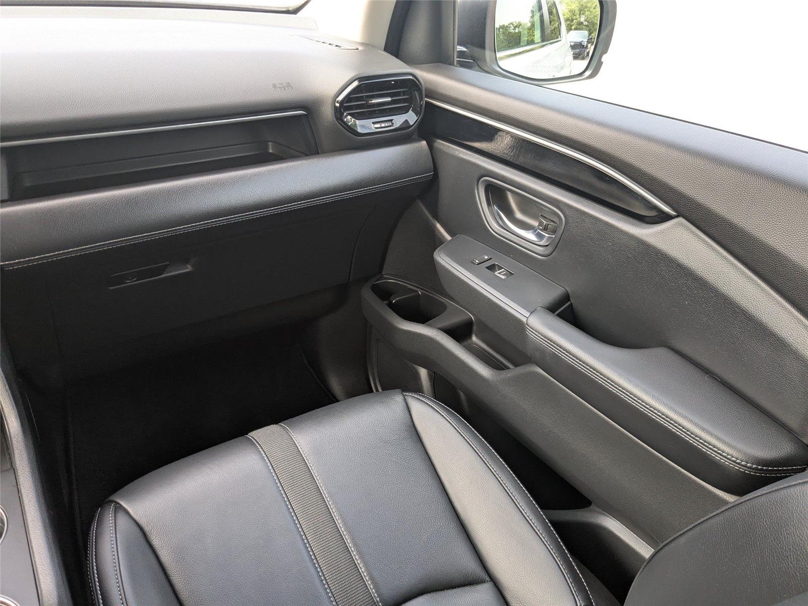 Used 2023 Platinum White Pearl Honda EX-L 7 Passenger image 16