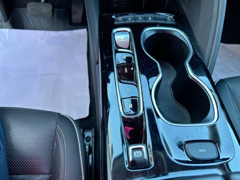 Used 2021 Blue Buick Essence image 18