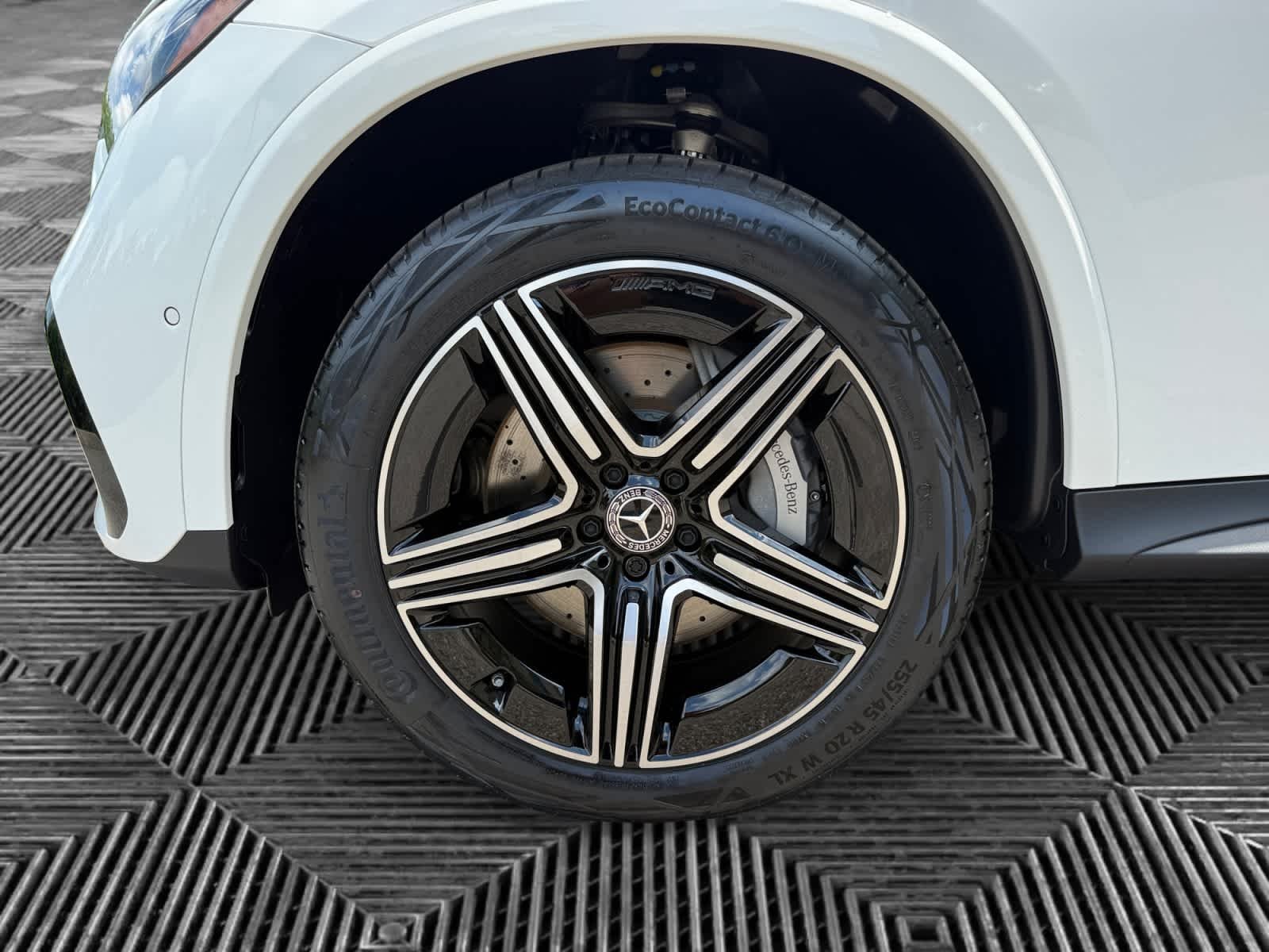 New 2027 Polar White Mercedes-Benz GLC 300 image 9