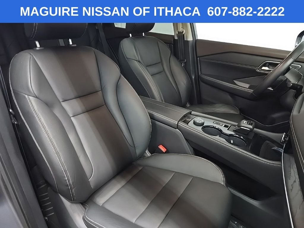 Used 2021 Gray Nissan SL image 15