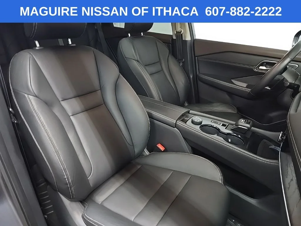 Used 2021 Gray Nissan SL image 15