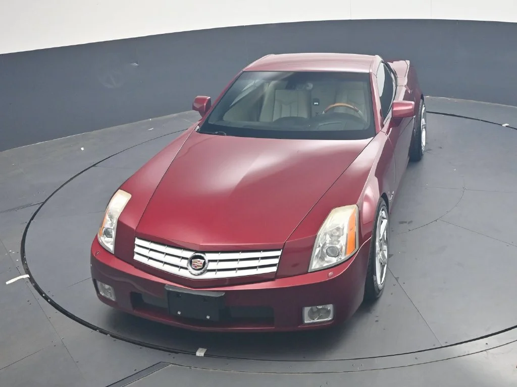 Used 2006 Red Cadillac Base image 17