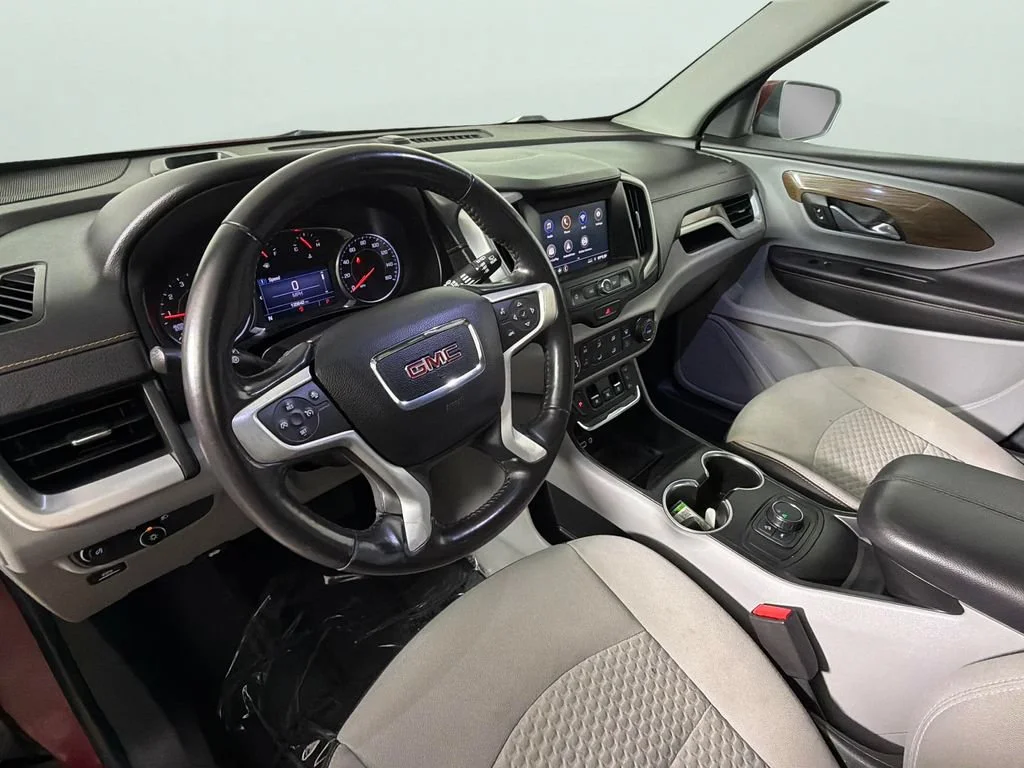 Used 2020 RED QUARTZ TINTCOAT GMC SLE image 18