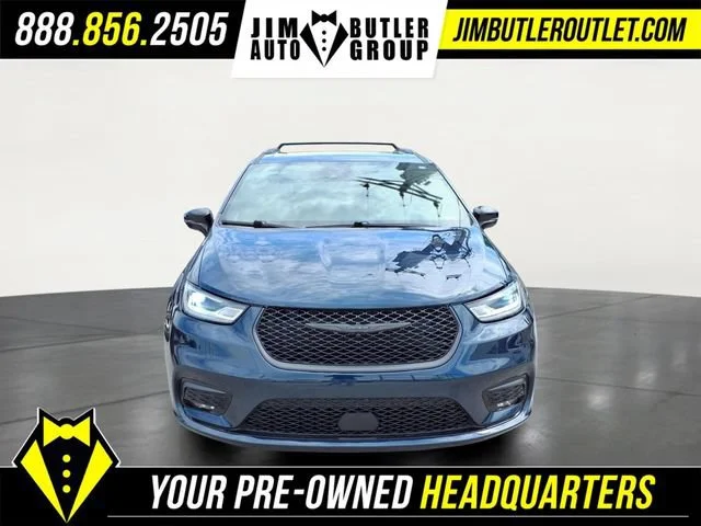 Used 2025 Blue Chrysler Limited image 17