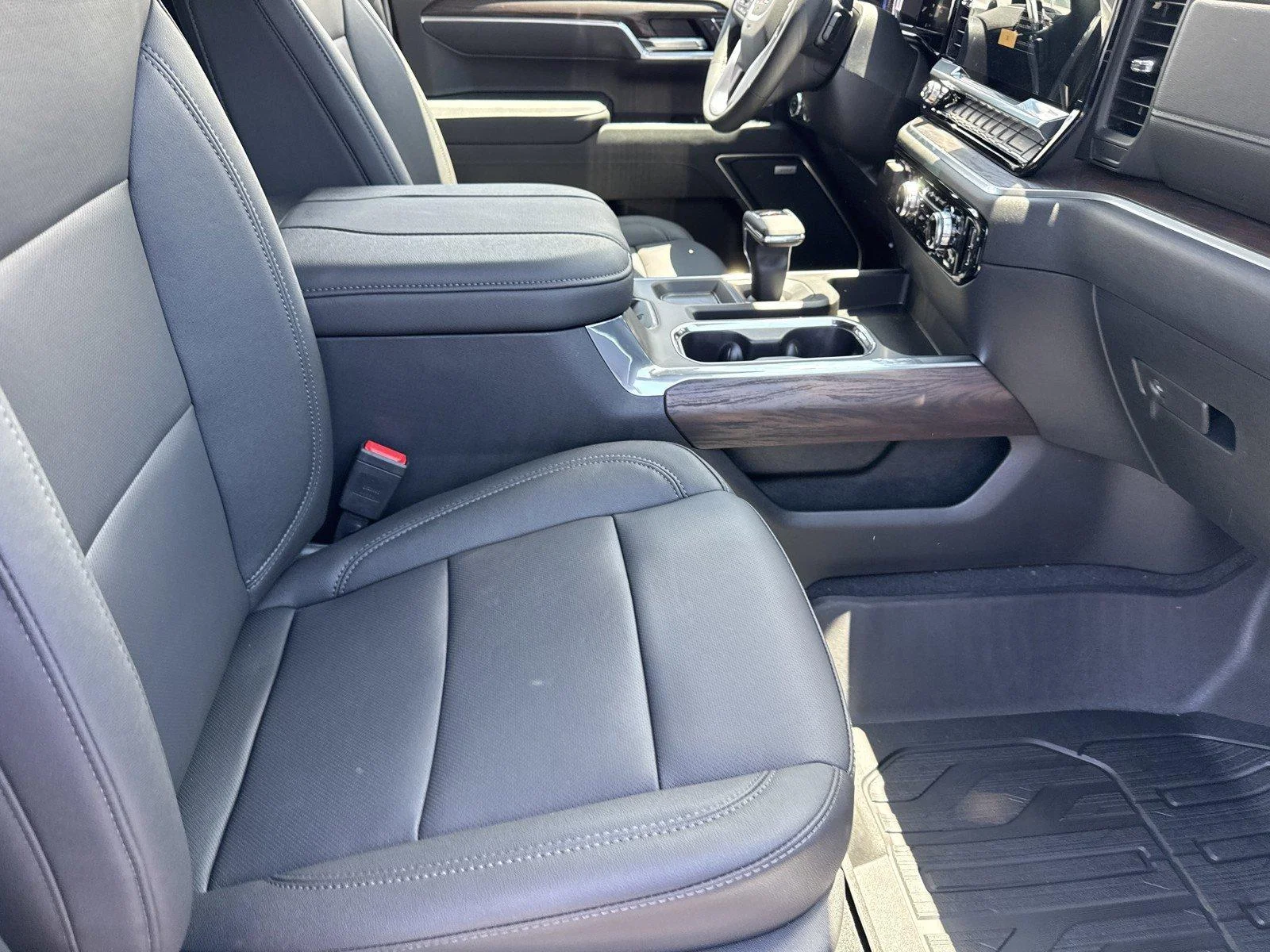 New 2026 Onyx Black GMC SLT image 7