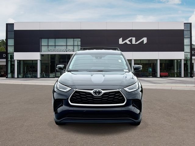 Used 2021 Black Toyota L image 3