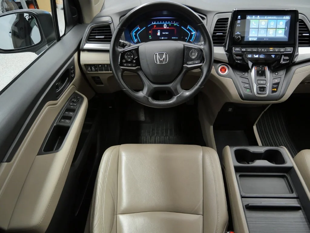 Used 2018 Gray Honda EX-L image 16