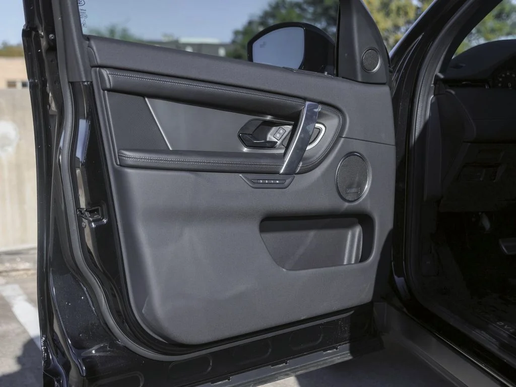 New 2025 Black Land Rover SE image 27
