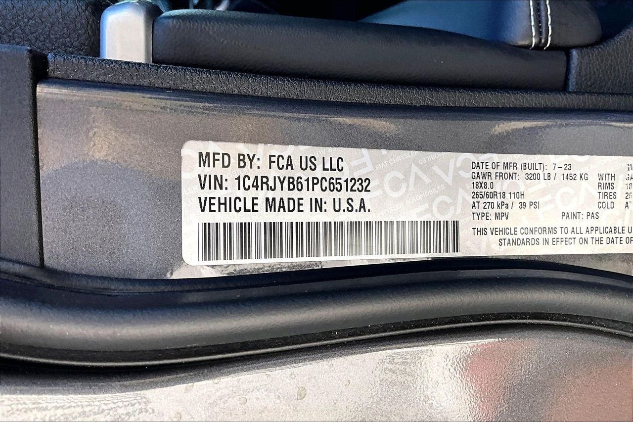 Used 2023 Baltic Gray Metallic Clearcoat Jeep SUV image 3
