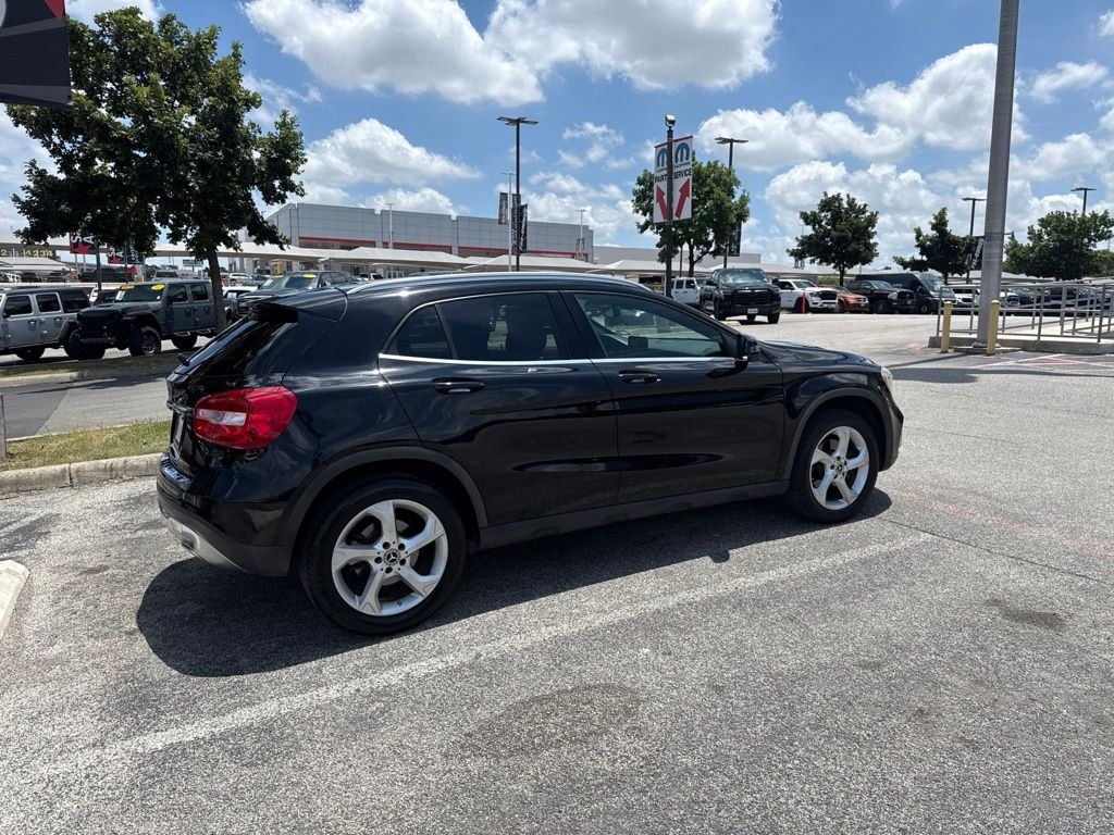Used 2018 Black Mercedes-Benz GLA 250 image 7