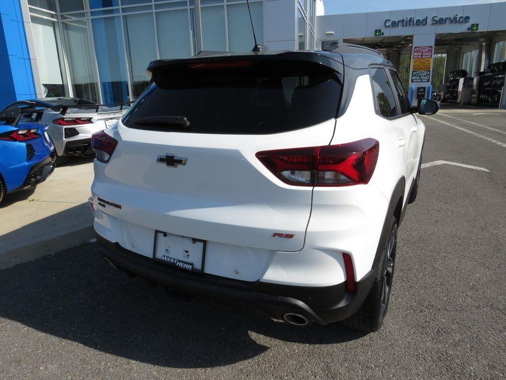 Used 2022 Summit White Chevrolet RS image 8