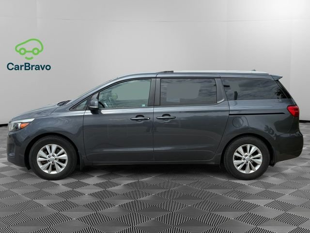 Used 2017 Kia Sedona LX with VIN KNDMB5C19H6329799 for sale in Urbandale, IA