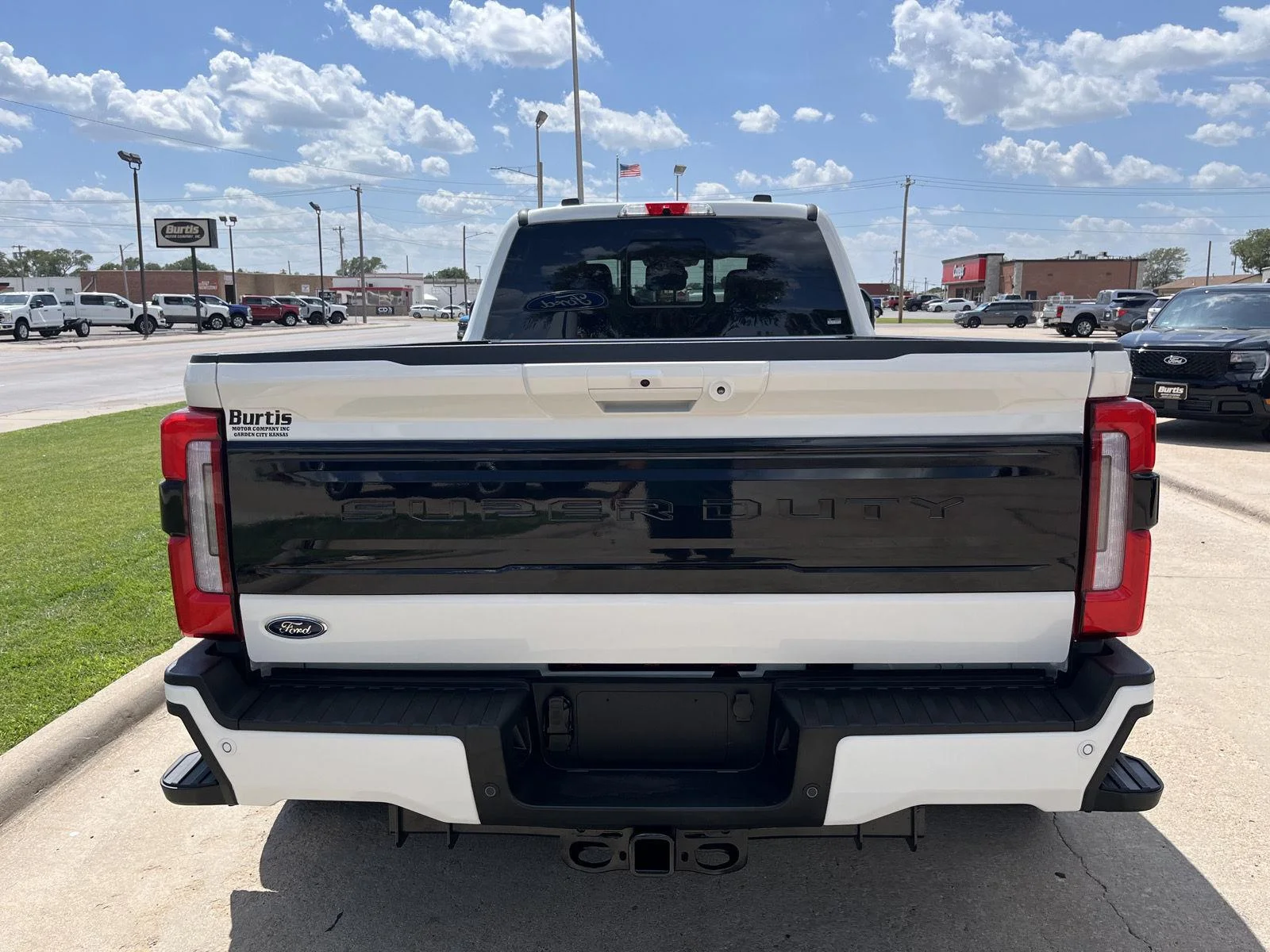 New 2026 Star White Metallic Tri-Coat Ford F-350® Platinum® image 9