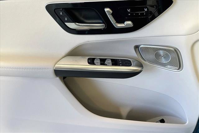 New 2026 Verde Silver Metallic Mercedes-Benz GLC 300 image 46
