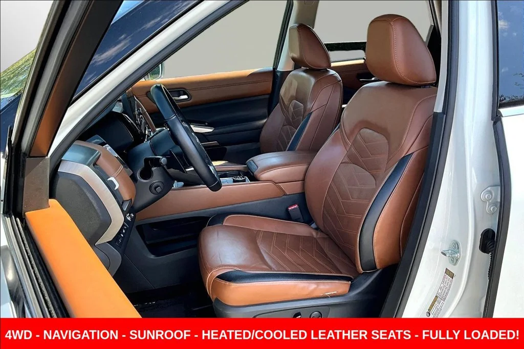 Used 2022 White Nissan Platinum image 24