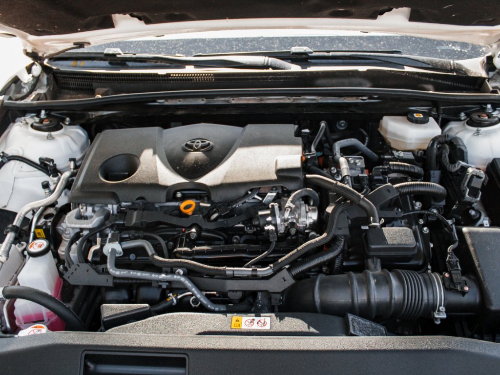 Used 2025 Wind Chill Pearl Toyota XSE image 27