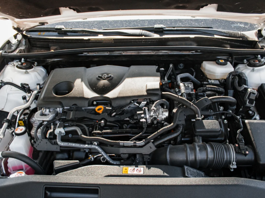 Used 2025 Wind Chill Pearl Toyota XSE image 27