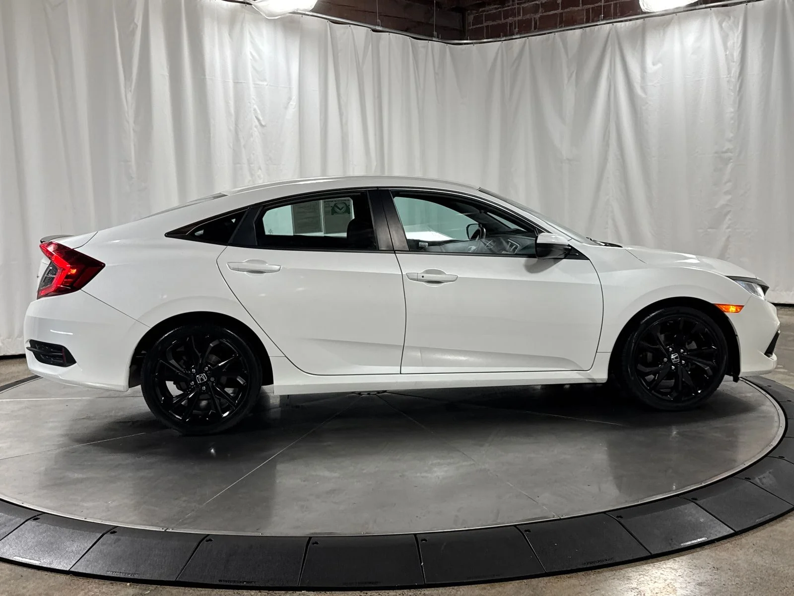 Used 2019 White Orchid Pearl Honda Sport image 6
