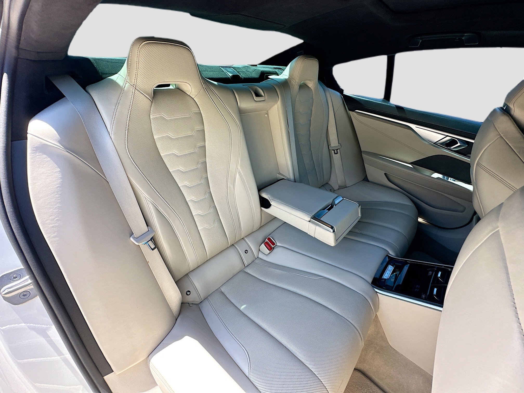 Used 2023 Alpine White BMW M850i image 23