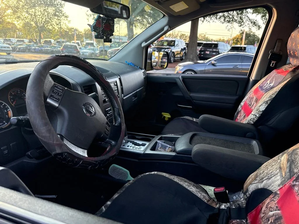 Used 2010 Black Nissan SE image 3